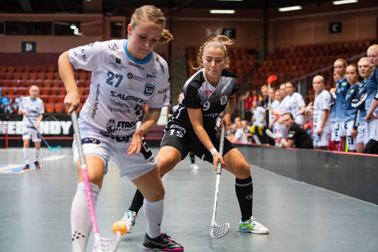 Warbergs Ida Örnqvist och IBK Göteborgs Moa Rylander