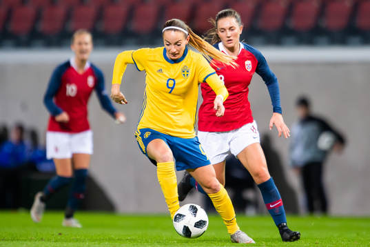 Sveriges Kosovare Asllani