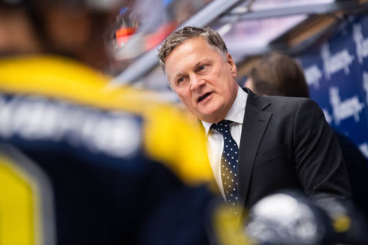 s assisterande tränare Stephan Lundh