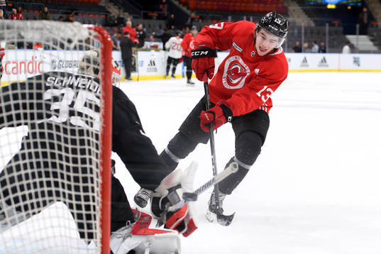 Bläddra bland fler bilder av Ice Hockey, NHL Global Series, New Jersey Devils, Team Practice
