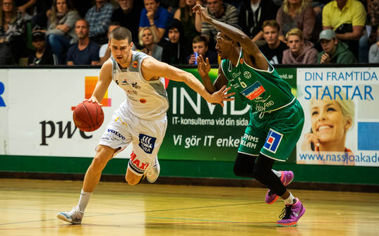 Nässjös Franklin Williams Jr och Köpings Niklas Larsson