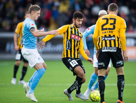 Malmö FFs Sören Rieks och Häckens Daleho Irandust