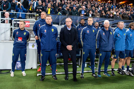 Sweden's assistant coach Peter Wettergren and head coach