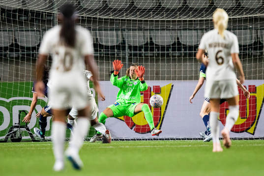 Paris Marie-Antoinette Katoto gör 0-1 bakom Linköpings
