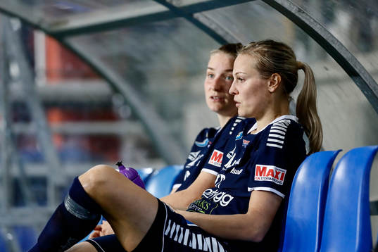 Linköpings Maja Ring Kildemoes och Lisa Lantz deppar