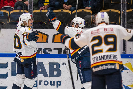 Djurgårdens Marcus Davidsson och Gustav Possler jublar