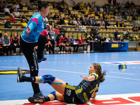 Brests målvakt Filippa Idéhn räddar ett läge från