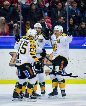 Skellefteås Jonathan Pudas gör 0-2 och jublar med Jimmie