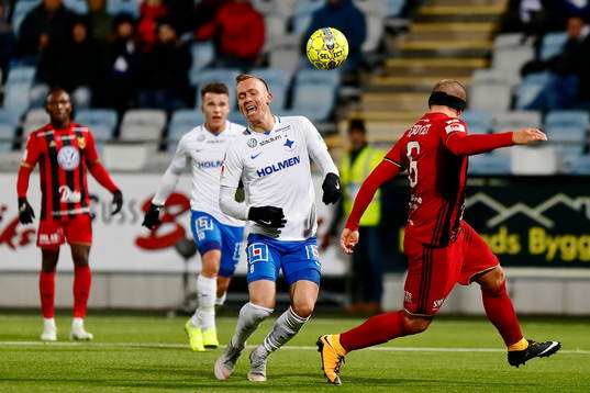 Norrköpings Gudmundur Thorarinsson störs och det döms