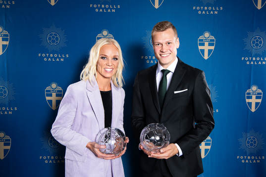Årets mittfältare dam, Caroline Seger, och Årets