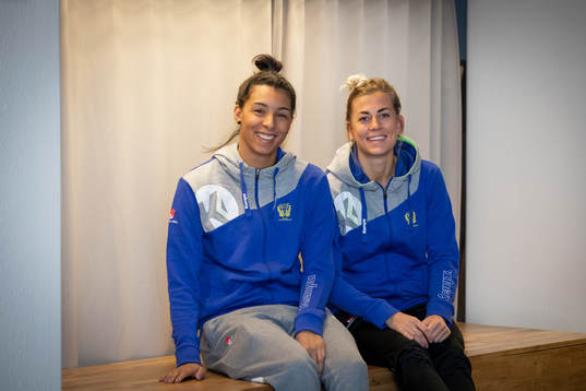 Jamina Roberts och  Nathalie Hagman