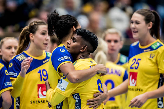 Sveriges Jamina Roberts och Loui Sand deppar