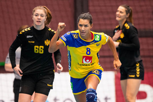 Sveriges Jamina Roberts jublar