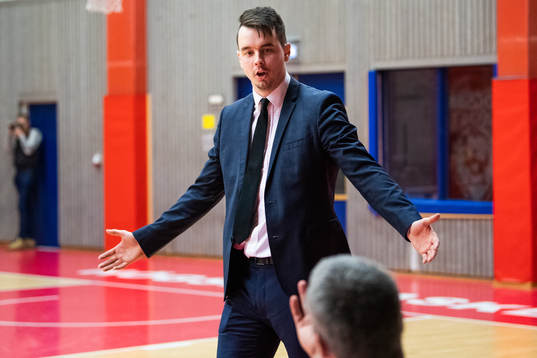 Högsbos tränare Robin Sandberg reagerar