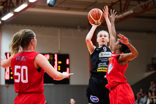 Marks Cornelia Gunnarsson Rathsman skjuter