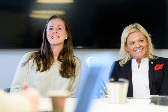 Lotta Schelin och Åsa Nathell, kommersiell chef för