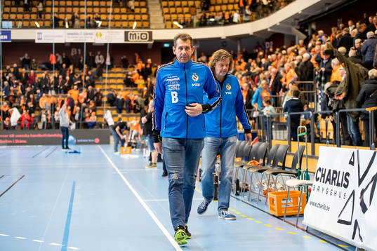 Redbergslids assisterande tränare Magnus Wislander deppar