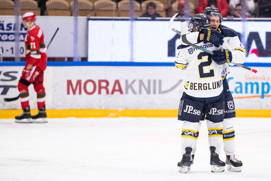 s Didrik Strömberg och HV71:s Kristofer Berglund jublar