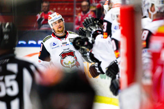 Malmö Redhawks Max Görtz jublar
