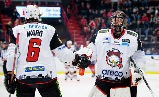 Malmö Redhawks Stefan Warg och målvakt Oscar Alsenfelt