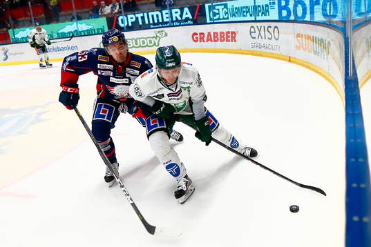 Linköpings Eddie Larsson och Färjestad-spelare