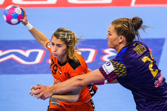 Estavana Polman of Netherlands and Crina Pintea of Romania