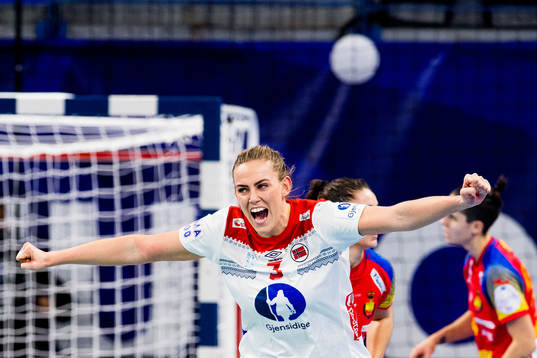 Emilie Hegh Arntzen of Norway celebrates