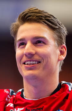 Kristianstads målvakt Leo Larsson jublar