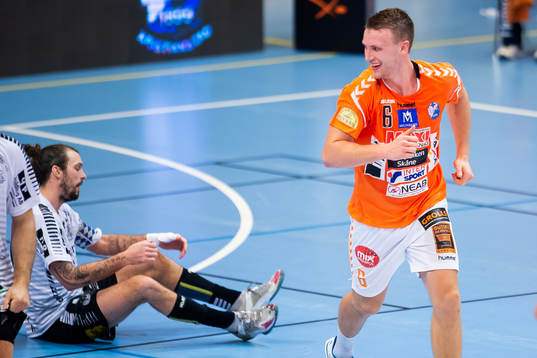 Kristianstads Philip Henningsson jublar medan IFK Ystads