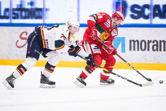 Djurgårdens Marcus Davidsson och Moras Oskar Svanlund