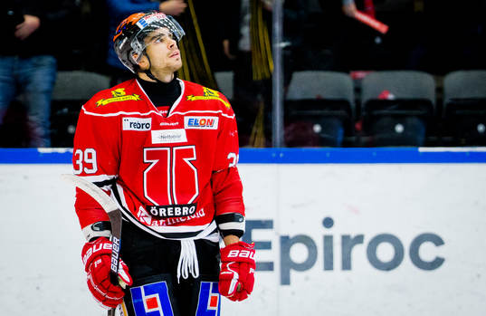 Örebros Jordan Boucher deppar
