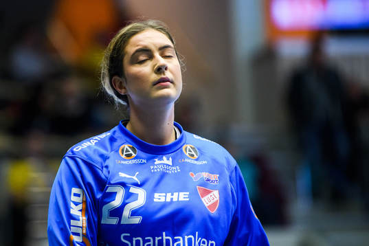Lugis målvakt Esmeralda Fetahovic deppar