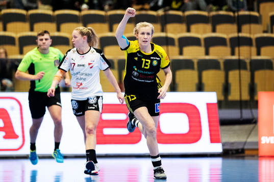 Sävehofs Elin Hallagård jublar