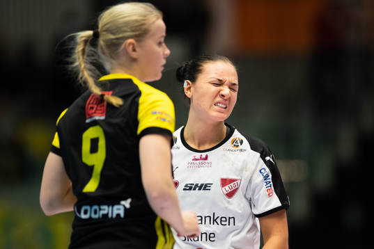 Lugis Hannah Flodman grimaserar