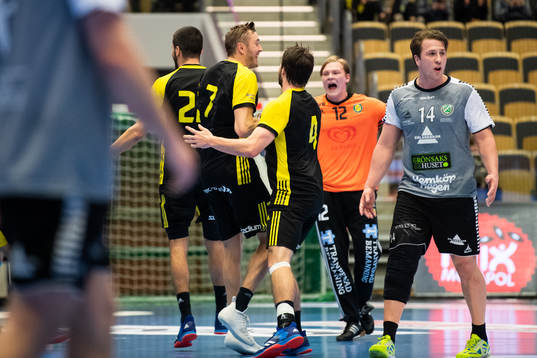 Sävehofs Jonas Larholm, Henrik Johansson och målvakt
