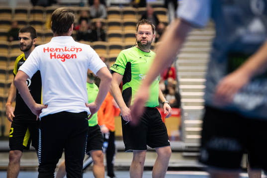 Önnereds tränare Tommy Atterhäll reagerar mot domare
