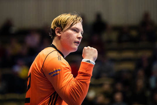 Sävehofs målvakt Simon Möller jublar