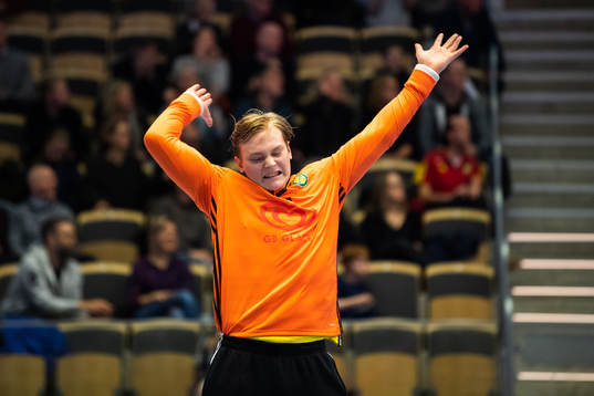 Sävehofs målvakt Simon Möller reagerar
