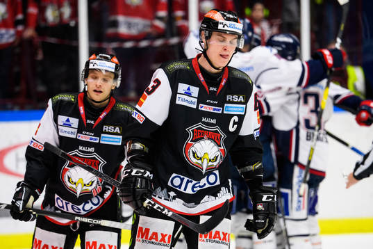 Malmö Redhawks Johan Olofsson och Fredrik Händemark deppar
