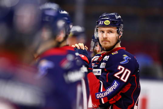 Linköpings Nick Sörensen före ishockeymatchen i SHL