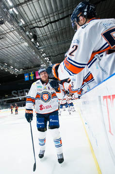 Växjös Erik Josefsson jublar