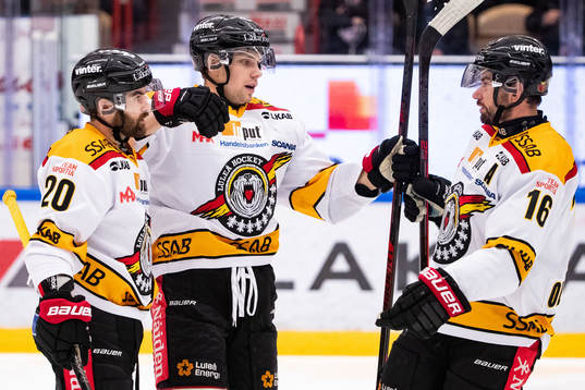 Luleås Petter Emanuelsson jublar