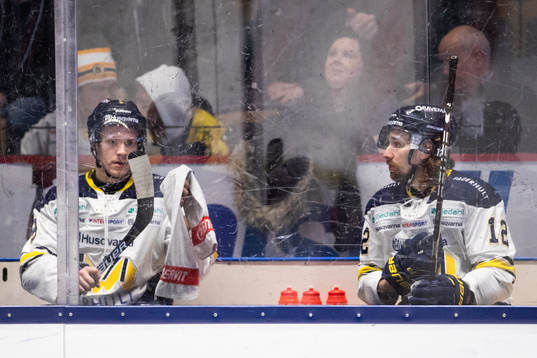 s Andreas Thuresson och Didrik Strömberg i utvisningbåset