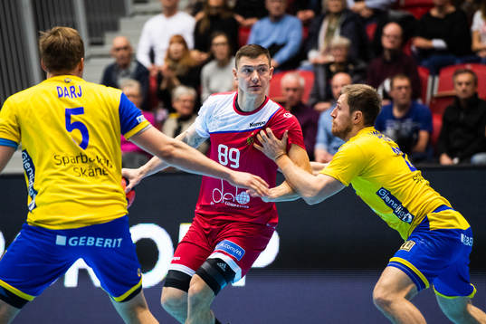 Rysslands Dmitrii Zhitnikov utmanar Sveriges Albin Lagergren