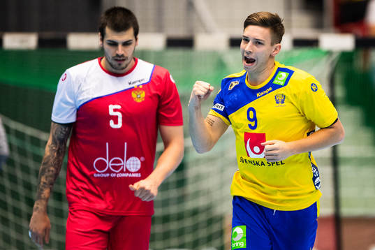 RysslandsDmitrii Kiselev deppar medan Sveriges Jerry
