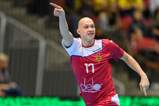 Rysslands Aleksandr Dereven jublar