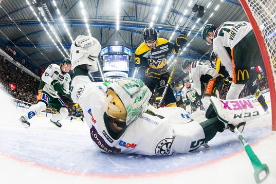 Färjestads Carl Jakobsson, målvakt Adam Werner och Jesse