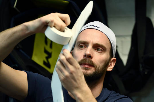 Linköpings målvakt Jonas Gustavsson före ishockeymatchen