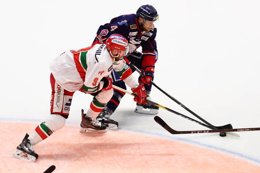 Moras Andrew Rowe och Linköpings Chad Billins