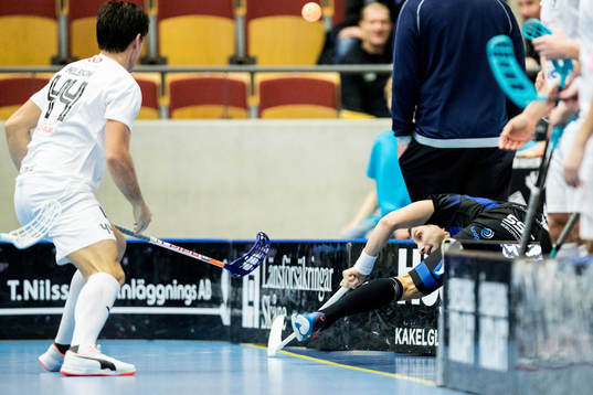 Helsingborgs Daniel Sebek ramlar över sargen
